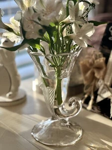 VTG Duncan & Miller 3 Feather Cornucopia Clear Etched Glass Vase 8.5" - Picture 1 of 15