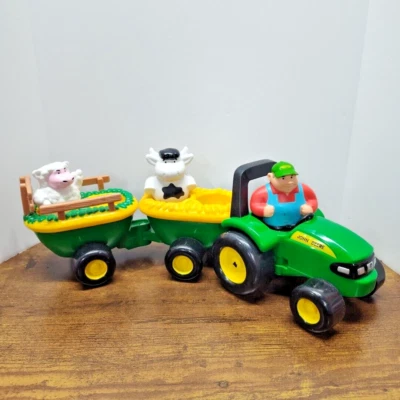 TOMY John Deere Animal Hayride Tractor - Partial Sound - Farmer, Cow, Sheep - Image 1 of 4