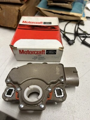 INTERRUPTOR DE SEGURIDAD NEUTRO SW-2482 NOS Ford OEM F3VY-7A247-A LINCOLN MERCURY Foto 1 de 4
