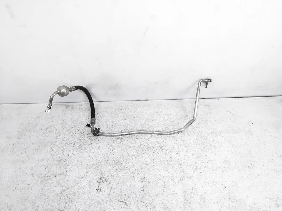 Tubo de manguera líquido de succión aire acondicionado Toyota Venza 2009-2015 88704-0T020 Foto 1 de 4