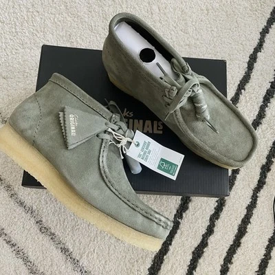 Bota Clarks Wallabee para mujer caqui/verde gamuza talla 9 Foto 1 de 4
