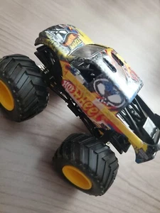 Monster Jam TEAM HOT WHEELS YELLOW Yellow Rims Hot Wheels 1:64 - Picture 1 of 4