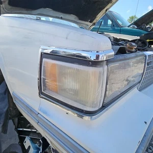 CADILLAC DEVILLE FRONT SIDE MARKER LIGHT 1987 - Picture 1 of 2