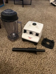 Vitamix VM0103 Nutrition Center Blender White With 64 OZ Canister - Picture 1 of 12