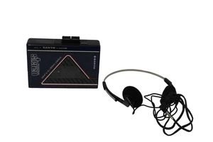 Sanyo Mgp9 Sportster Cassette Walkman With Headphones - Picture 1 of 6