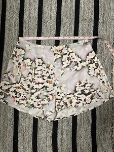 BEC & BRIDGE FLORAL SHORTS 10 - Picture 1 of 7