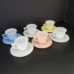 6er Set Vintage Demitasse Milchglas Tassen & Untertassen Kinder Teeservice Pastell - Bild 1 von 12