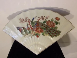 Vintage Elfenbein Weiß Porzellan Mehrfarbig Vogel & Blume Design Fächer Box Hergestellt in Japan - Bild 1 von 16