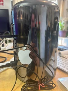 Apple Mac Pro 2013 (Trash Can) - Picture 1 of 3