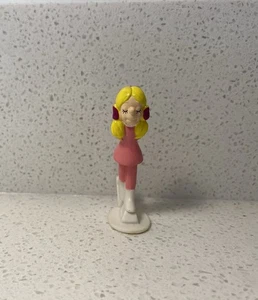 Cindy Lou U-Bahn Spielzeug Schlittschuhlaufen Vintage SEHR KLEIN - Bild 1 von 4