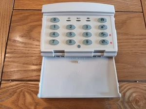 Friedland Response Alarm Wireless Remote Keypad 868MHz - Picture 1 of 3