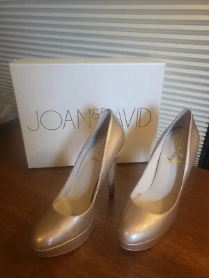 Zapatos de vestir JOAN & DAVID Nicolette de charol dorado con tacón de aguja 7M Foto 1 de 4