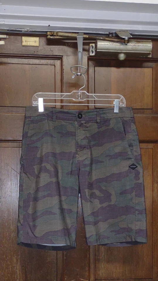 RIP CURL Boardwalk Olive Green Camo Hybrid Walk Shorts In Water On Land Men's 31 - Image 1 of 4