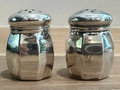 Juego de coctelera miniatura de sal y pimienta Webster de plata de ley Foto 1 de 4