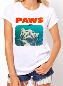 🔥 PAWS Jaws Parodia Mujeres Camiseta Divertida Dueños de Gatos Damas Camisa Nueva S-3XL - Imagen 1 de 9