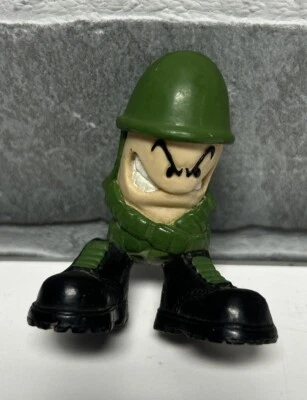 Figura de acción vintage 2001 Tech Deck Dude camuflaje tanque militar casco forma de bala Foto 1 de 4