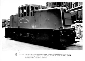 1971 Photo of Original 1948 General Motors Diesel Locomotive Train X2200S - Picture 1 of 2