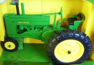 ERTL Diecast Green 1/16 Scale ~ 1939* JOHN DEERE Model A TRACTOR  New In Box HTF - Image 1 of 4