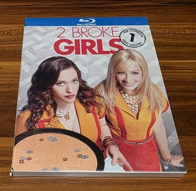 2 Broke Girls : Season 1 (Blu-ray, 2011) - Image 1 of 2