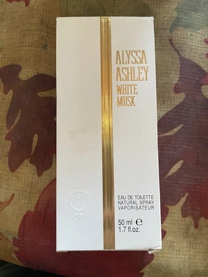 White Musk Eau de Toilette Spray Perfume Feminino por Alyssa Ashley 1,7 fl oz - Imagem 1 de 3