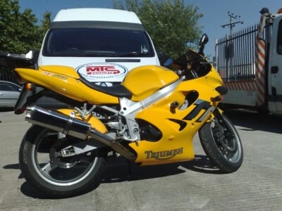 Motocicleta de rendimiento Triumph Daytona 600 02-2004 legal de carretera/escape de carrera Foto 1 de 4