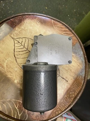 RARO 1971 1972 1973 1974 JAGUAR E-TYPE V12 MOTOR LIMPADOR XKE SIIIE 75700 75698 - Imagem 1 de 4