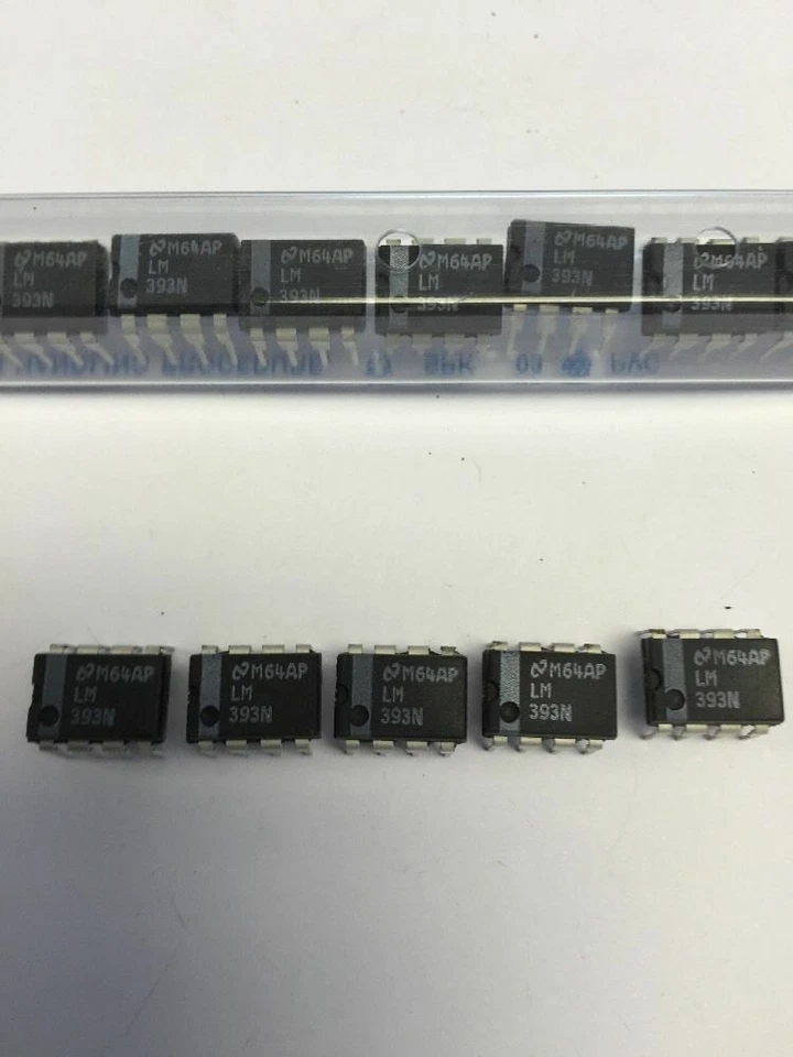 LM393N VOLTAGE COMPARATOR NATIONAL 8 PIN DIP NEW 5 PIECES - Image 1 of 1