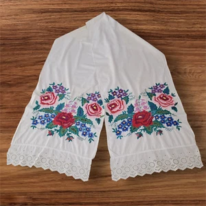 Toalla tradicional ucraniana vintage con flores bordadas y ganchillo, ucraniana - Imagen 1 de 13