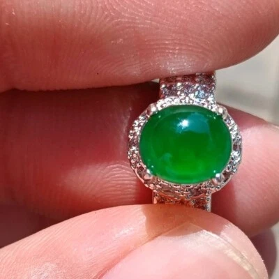 Piedra preciosa ovalada de jadeíta verde imperial tipo A de 7,6x6,6x2,5 mm para hacer anillo Foto 1 de 4