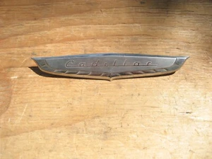 1951 1952 CADILLAC DASH EMBLEM TRIM MOLDING-ORIGINAL - Foto 1 di 8