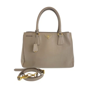 PRADA Safiano Triángulo con Logo Bolso de Hombro 2 Vías Gris Dorado Hardware - Imagen 1 de 10