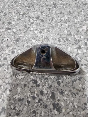 E68 C3 Corvette Convertible Top Rear Bow Pin Housing for 1/4" Stud-GM #3940640 - Image 1 of 4