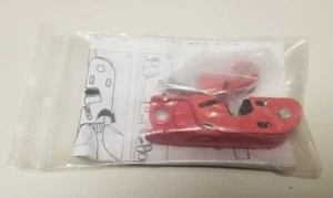 MASTER LOCK Universal Grip Tight Breaker Lockout Standard 1TDB2 RED new - Picture 1 of 2