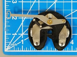 Tamiya Toy RC 1/14 5th Wheel Coupling Coupler Hand Pull Release Mounting Plate - Picture 1 of 7