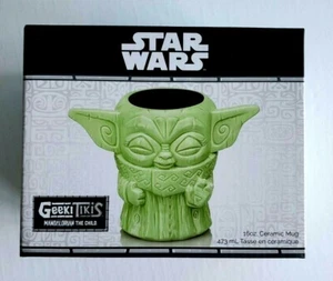 Geeki Tikis Star Wars Mandalorian ~ The Child "Force Pose" Tiki Tasse ~ Brandneu - Bild 1 von 5