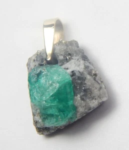 Colombian Emerald Natural Rock & Crystal Pendant 4.00 Cts 14K Yellow Gold Muzo M - Picture 1 of 18