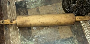 "Antiguo rodillo primitivo de madera, mango con agujero gran pátina granja 16""" - Imagen 1 de 4