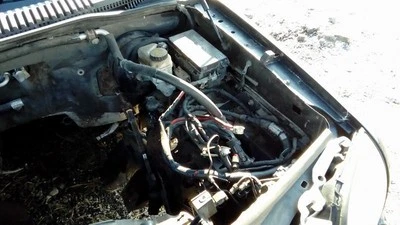 Коробка предохранителей под капотом 4,0 л, кроме Sport Trac, подходит для 06 EXPLORER 318303 - Изображение 1 из 2