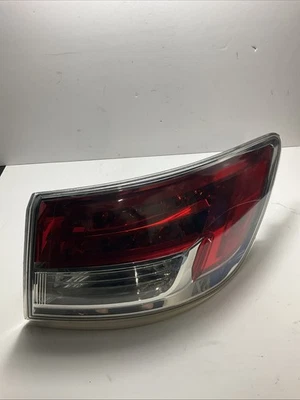 2007 - 2009 Mazda CX-9 Rear Right Passenger Side Outer Tail Light OEM   *NOTES - Image 1 of 4