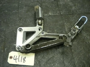 1984 HONDA VF 700 SABRE PASSENGER FOOT PEG & MOUNTS 4118 - Picture 1 of 2