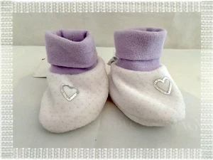 E - Petites Chaussures Chaussons Blanc Plumetis Mauve Coeur Bébé 9 Neuf - Imagen 1 de 1