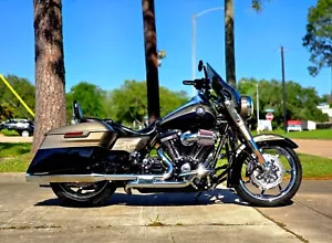 2014 Harley-Davidson Touring CVO Road King - Picture 1 of 28