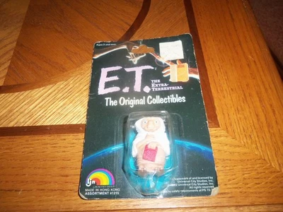 E.T. (ET)The Extra Terrestrial LJN Toys 1982 PVC 公仔握住 Speak & Spell 2 英寸 — 第 1/4 张图片