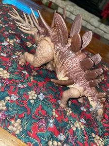 Jurassic World Dino Escape Brüllangriff Kentrosaurus Dinosaurierlager Kreidezeit - Bild 1 von 5