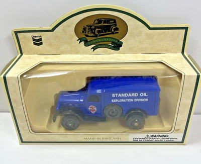 Lledo Days Gone Chevron 1941 furgoneta de exploración de 4 ruedas fundida a presión aceite estándar nueva en caja Foto 1 de 4