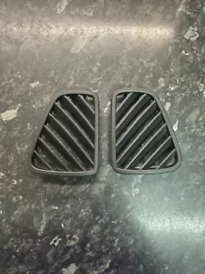 VAUXHALL ASTRA G MK4 TOP DASHBOARD AIR VENTS X2 LEFT & RIGHT 90560324 TJX17 - Picture 1 of 6