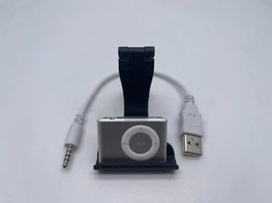 Apple iPod Shuffle 2nd Generation Silver 1GB A1204 FULLY WORKING - Picture 1 of 2