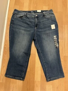 St. John's Bay Mid Rise Plus Capris 22W, New - Picture 1 of 3