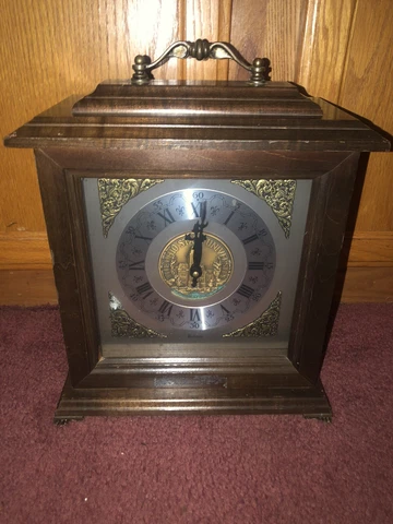 VINTAGE OSU - OHIO STATE University Buckeyes Bulova Mantle CLOCK -Battery Damage Cover
