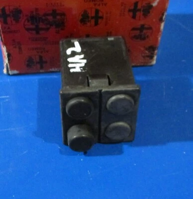 Alfa Romeo Spider 1983-94 Interruptores de Peligro de Botones Modulares Originales (solo) FS Foto 1 de 4